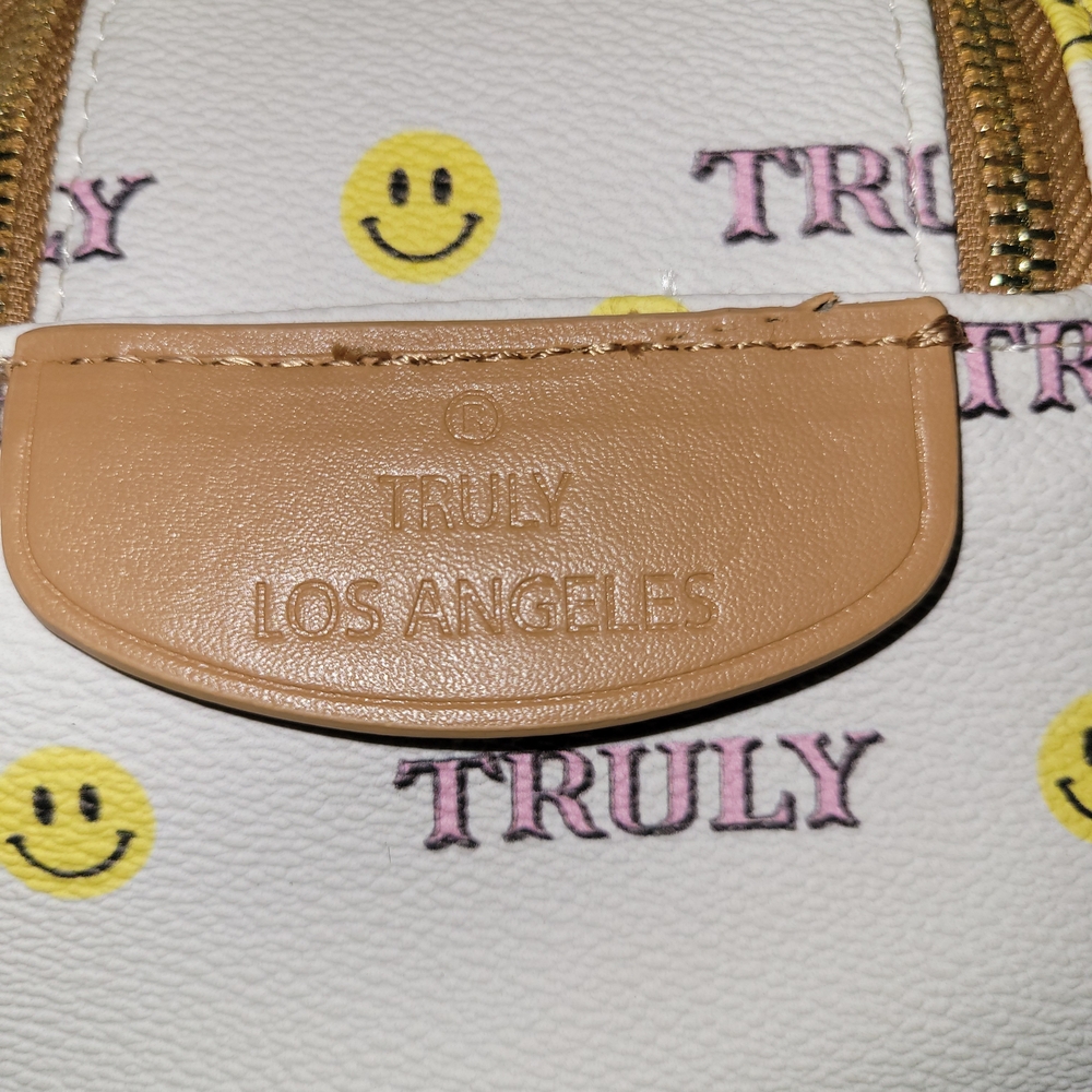 🌸4for25🌸Truly Cosmetic Bag